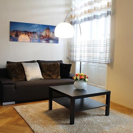 Royal Prague Apartment Celakovskeho Sady Exterior foto