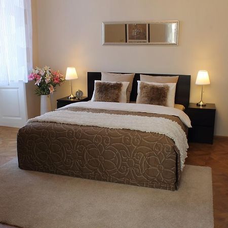 Royal Prague Apartment Celakovskeho Sady Cameră foto