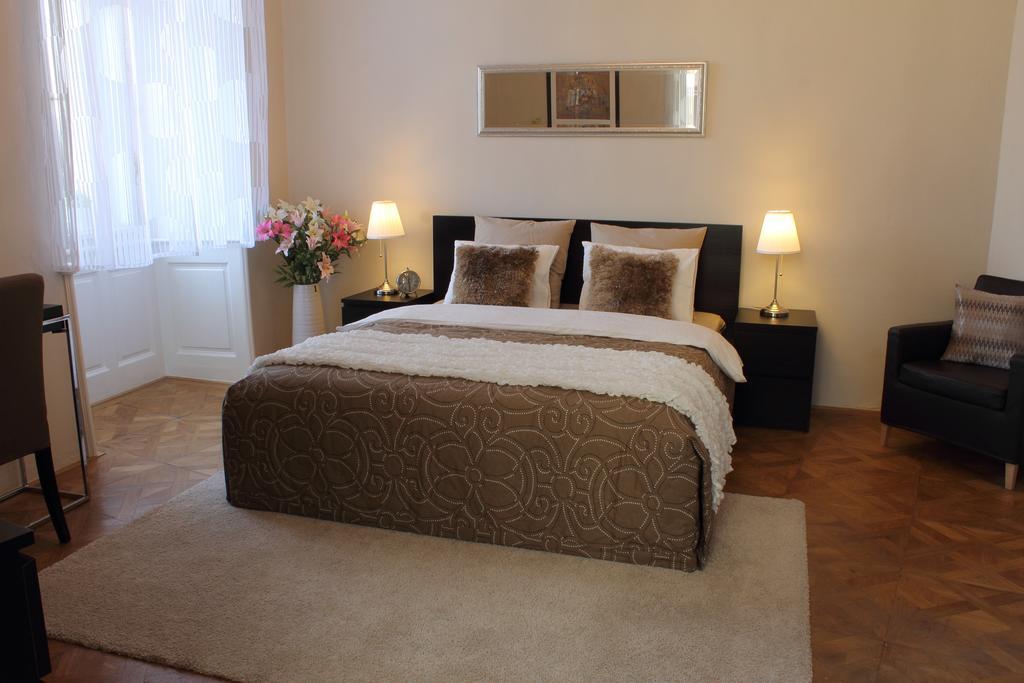 Royal Prague Apartment Celakovskeho Sady Cameră foto